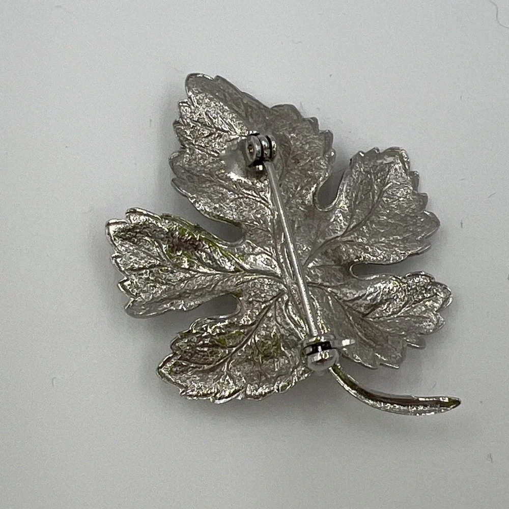 Vintage Silver Tone Leaf‎ Brooch Marquise Hematite Rhinestone Botanical Pin